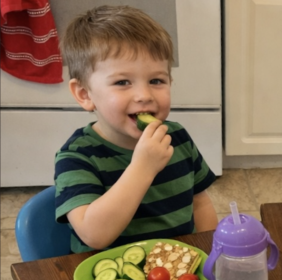 Children enjoying healthy food together